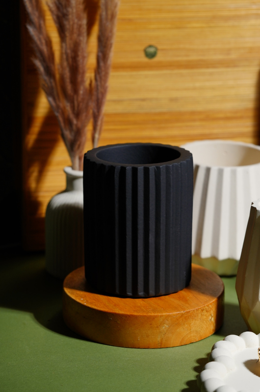 Straight Ribbed Planter