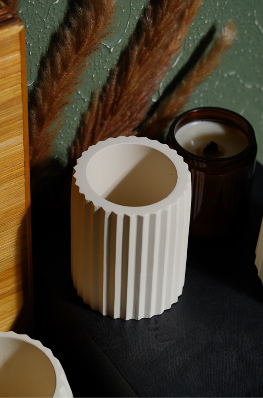 Straight Ribbed Planter