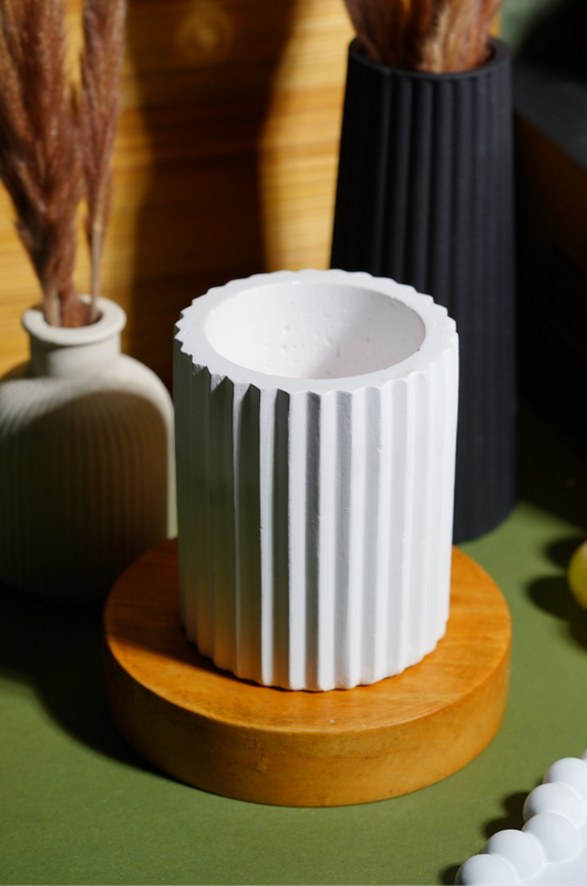 Straight Ribbed Planter